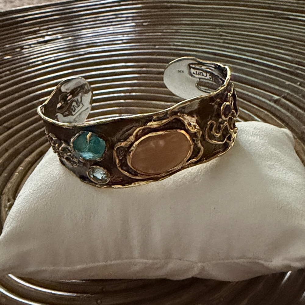 Rustic Cuff Signature - Picture 2 of 2